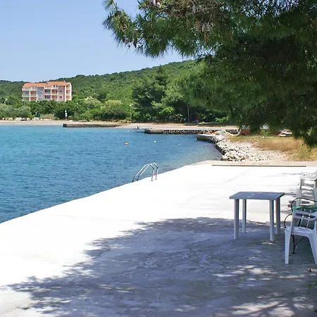 10182c Lovište